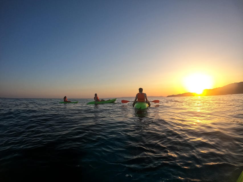 Villasimius, Reserva Marina de Capo Carbonara Visita Guiada al Kayak - Hizvo