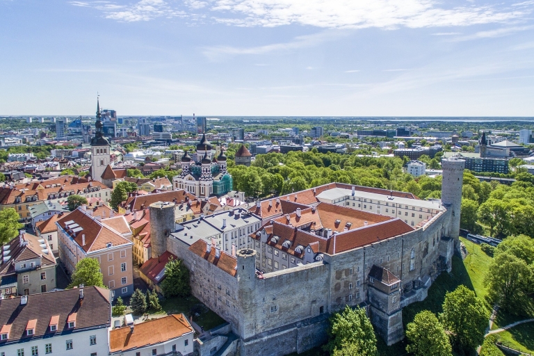 Van Tallinn: privétransfer naar Riga met sightseeingPrive auto
