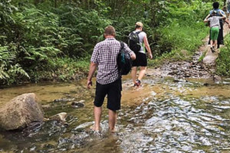 Fidżi: Biasevu Village i wodospad z lunchem