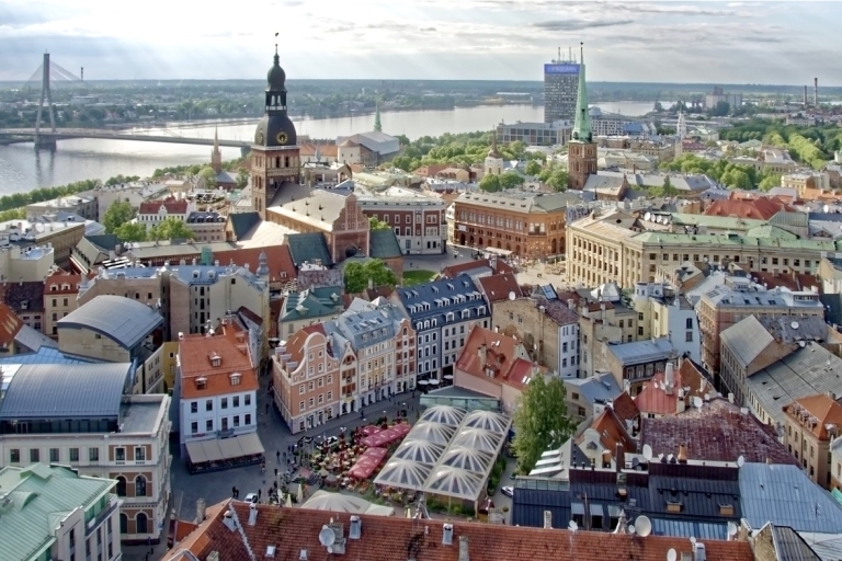 Van Vilnius: privétransfer naar Riga met sightseeingPrive auto