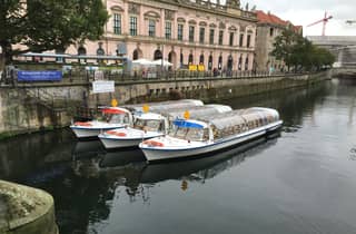 Berlin: 1-stündige Elektro-Bootsfahrt in der Nähe der Museumsinsel