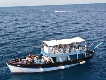 Ischia: Island Boat Tour with Neapolitan Lunch & Snorkeling