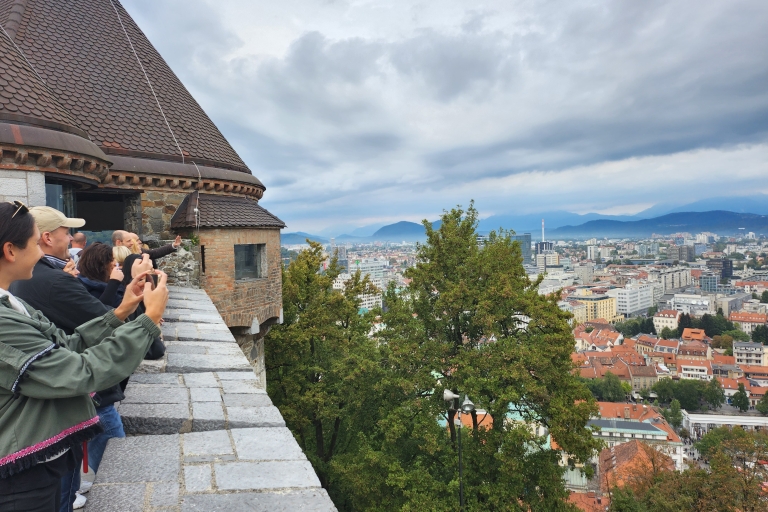 Z Zagrzebia: Lublana i jezioro Bled z jednodniową wycieczką minivanemZagrzeb: jednodniowa wycieczka do Lublany i jeziora Bled z Minivan