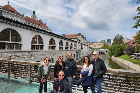 Da Zagabria: Escursione a Lubiana e al Lago di Bled in MinivanDa Zagabria: gita di un giorno a Lubiana e al lago di Bled in minivan