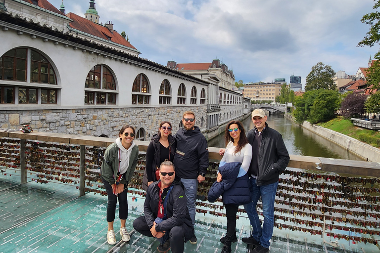 Da Zagabria: Escursione a Lubiana e al Lago di Bled in MinivanDa Zagabria: gita di un giorno a Lubiana e al lago di Bled in minivan