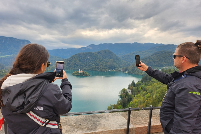 Z Zagrzebia: Lublana i jezioro Bled z jednodniową wycieczką minivanemZagrzeb: jednodniowa wycieczka do Lublany i jeziora Bled z Minivan