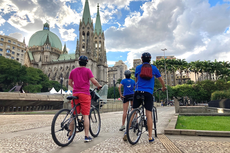 Passeio de bicicleta pelo centro histórico de São PauloCentro Histórico de São Paulo: o melhor passeio de bicicleta urbana