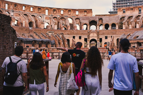 Rome : Accès aux arènes du Colisée et visite en petit groupe de la ville antique