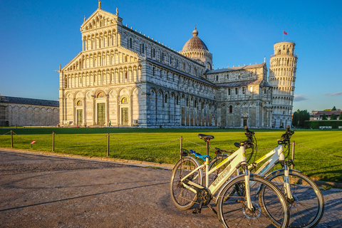 Pisa: Selbstgeführte Tour mit dem E-Bike zum TurmPisa: Selbstgeführte E-Bike Tour