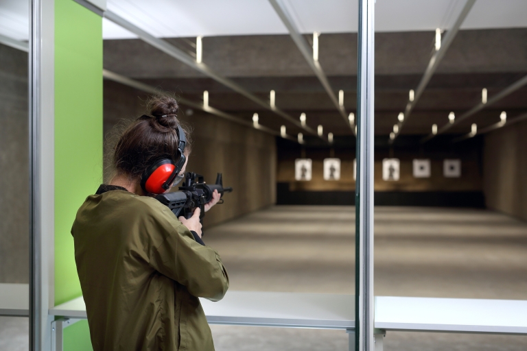 Warschau: Gun Range Experience mit Kalaschnikow