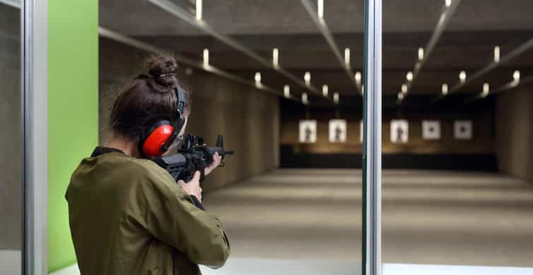 Warsaw: Gun Shooting Experience with Transfers