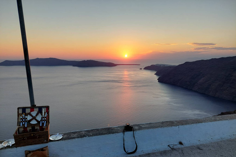 Santorin : visite privée au coucher du soleil avec pique-nique et transfertSantorin : visite privée de l'île au coucher du soleil avec pique-nique et transfert