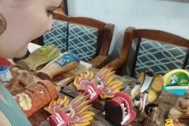 Galle: Traditional Wood Carving and Painting Workshop