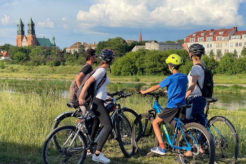 Poznań: Bike Tour of Top Highlights with a Local Guide