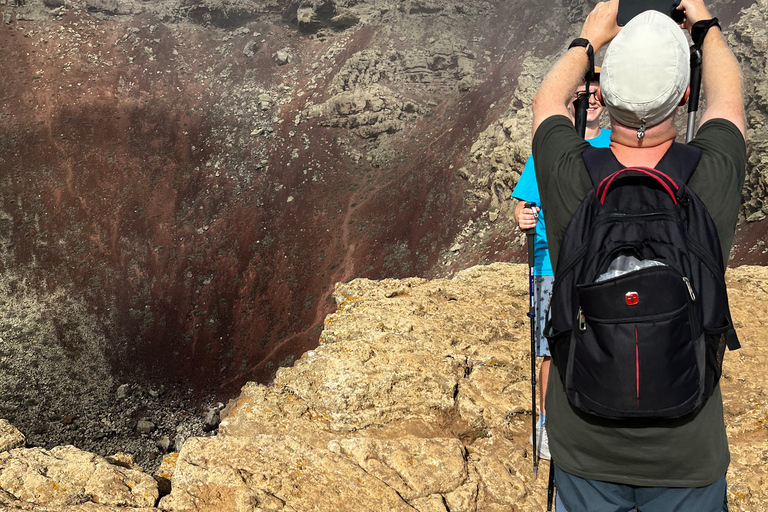 Lanzarote: fai un&#039;escursione a nord di LanzaroteTour di trekking del vulcano nord - Punto d&#039;incontro