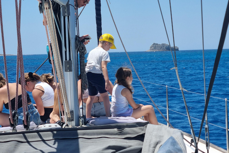 Kissamos: Balos and Gramvousa Shared Sailing Trip with Meal