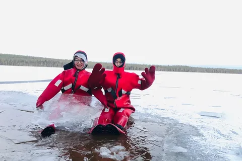Laponia: Senderismo, Pesca en Hielo, Flotación y Barbacoa Aventura en la Nieve