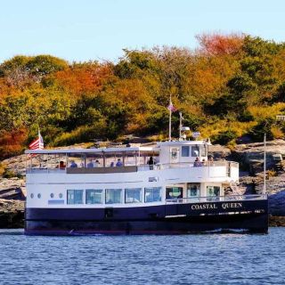 Newport, RI: Autumn Lighthouse Cruise of Narragansett Bay