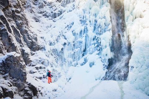 Laponie : visite des chutes d'eau gelées de Korouoma