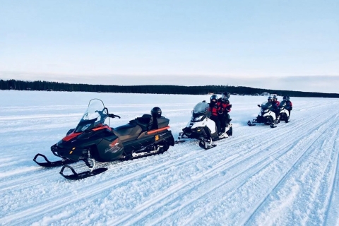 Rovaniemi: półdniowy skuter śnieżny i łowienie pod lodem