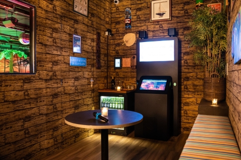 Ámsterdam: alquiler de cabina de karaoke privada con 100 000 canciones