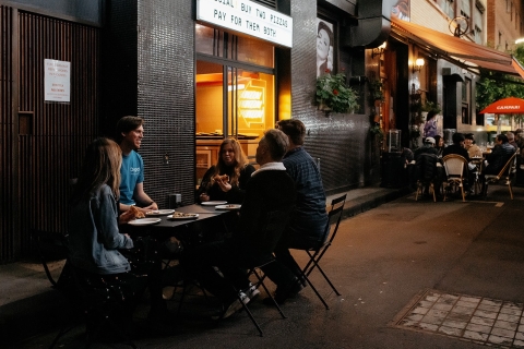 Melbourne: begeleide avondwandeling met eten en bierMelbourne: begeleide nachtelijke wandeltocht met eten en bier