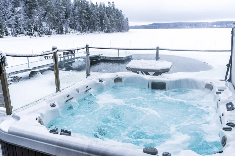 Rovaniemi : aurores boréales avec sauna et jacuzzi arctiques
