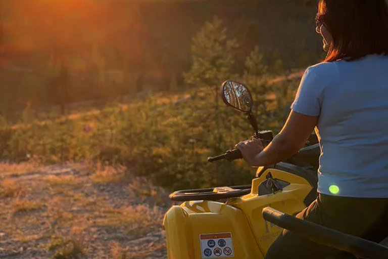 Rovaniemi: soleil de minuit, balade en VTT pendant l'heure d'orRovaniemi: Le soleil de minuit, promenade en VTT pendant l'heure d'or