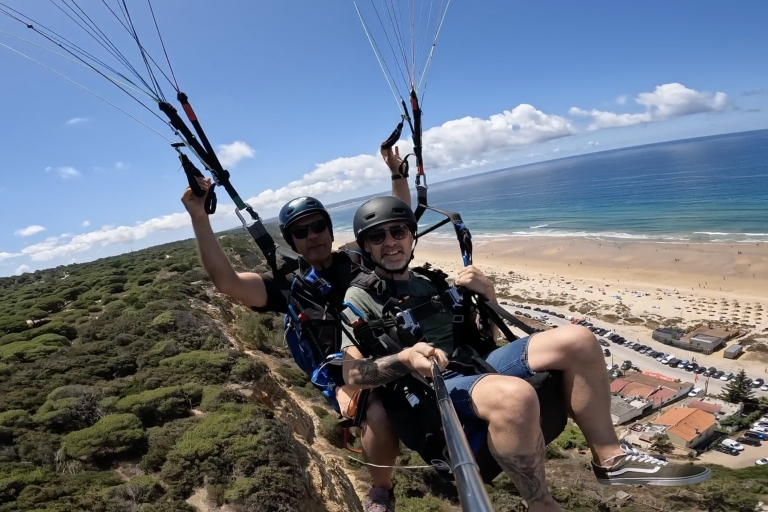 Van Lissabon: paragliding tandemvluchtParagliding tandemvlucht met ontmoetingspunt