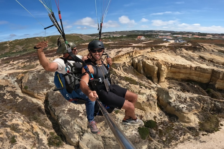 Ab Lissabon: Paragliding TandemflugGleitschirm-Tandemflug mit Treffpunkt
