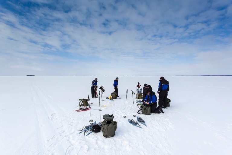 Laponie : randonnée, pêche sur glace, aventure sur neige flottante et barbecue