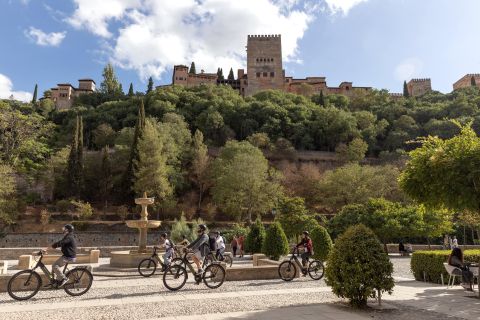 Гранада: тур на электрическом велосипеде Альбайсин и Сакромонте