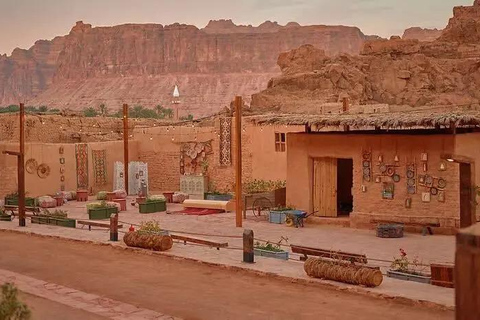 AlUla: Highlights Tour with Madinah Transfer