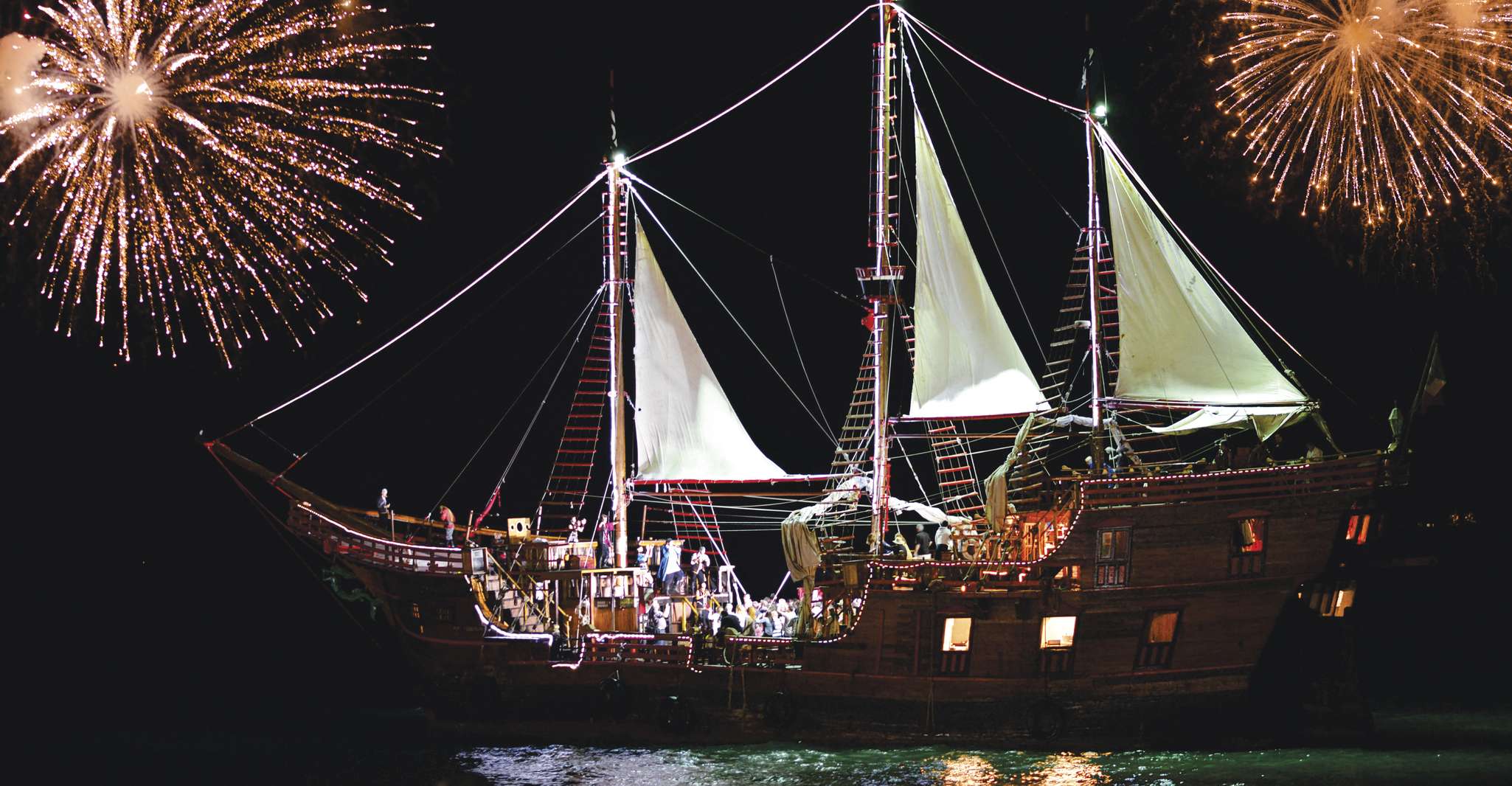 Puerto Vallarta, Pirate Cruise with Dinner and Show - Hizvo