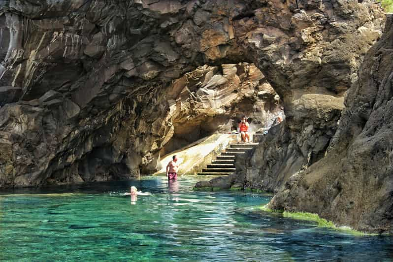 Desde Funchal: Terraes encantadas y Porto do Moniz 4WD Tour