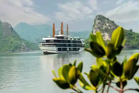 Desde Hanoi: Crucero de 2 días por la Bahía de Lan Ha, 5 estrellas, con balcón