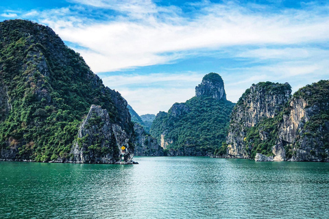 From Hanoi: 3-Day and 2-Night Cruise Stay at Bai Tu Long Bay Standard Option