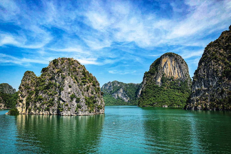 Vanuit Hanoi: cruise van 3 dagen en 2 nachten Verblijf in Bai Tu Long BayStandaard Optie