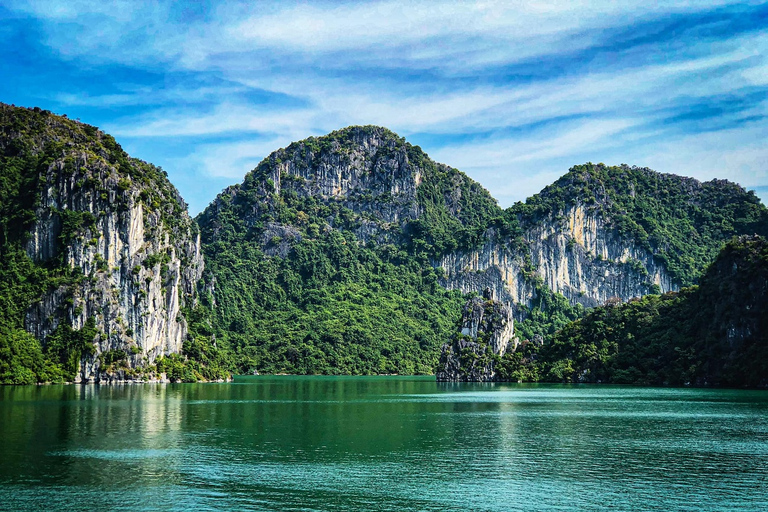 Vanuit Hanoi: cruise van 3 dagen en 2 nachten Verblijf in Bai Tu Long BayStandaard Optie