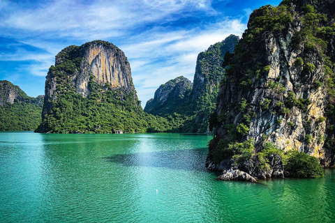 Au départ de Hanoi : Croisière de 3 jours et 2 nuits à la baie de Bai Tu LongOption standard