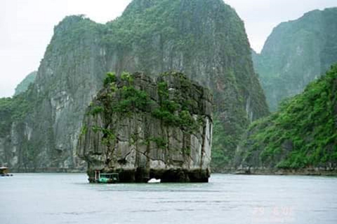 Vanuit Hanoi: cruise van 3 dagen en 2 nachten Verblijf in Bai Tu Long BayStandaard Optie