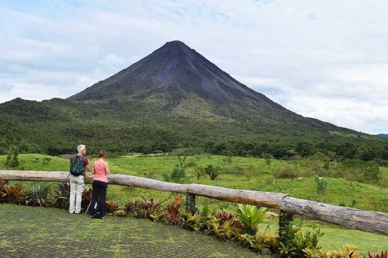 From San Jose: Arenal Volcano With Ecotermales Hot Springs