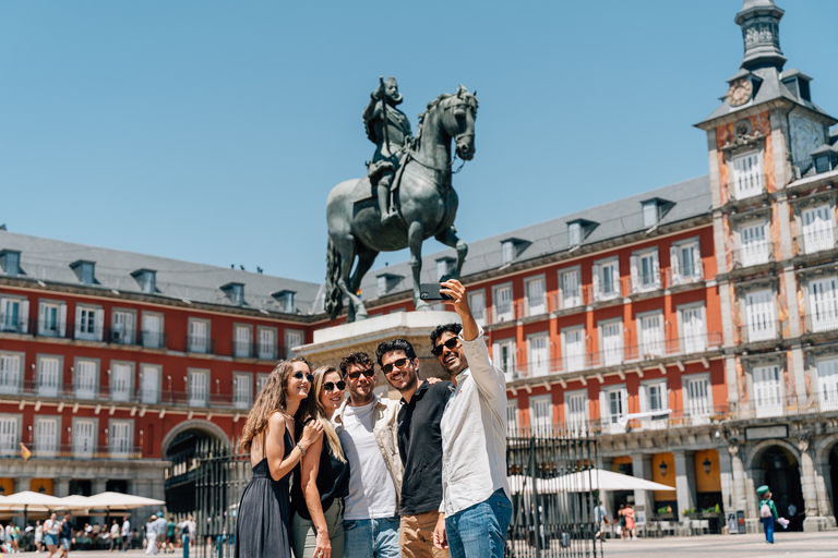 Madrid: Lokale Tapas- und Weintour mit Getränken und AussichtHäppchen und Tapas auf Märkten: Kulinarische Tour mit Drink auf Dachterrasse