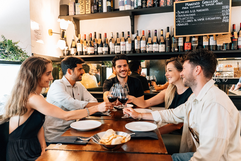 Madrid: Lokale Tapas- und Weintour mit Getränken und AussichtHäppchen und Tapas auf Märkten: Kulinarische Tour mit Drink auf Dachterrasse