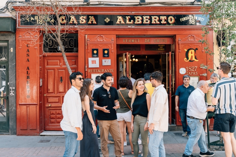 Madryt: Lokalna wycieczka po tapas i wino z napojami i widokamiMarket Bites & Tapas: Wycieczka kulinarna z drinkiem na dachu