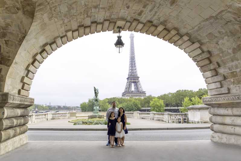 Paris: Private Photoshoot with 25 Edited Photos