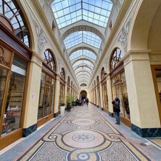 Paris: Covered Passages Audio-Guided Walking Tour