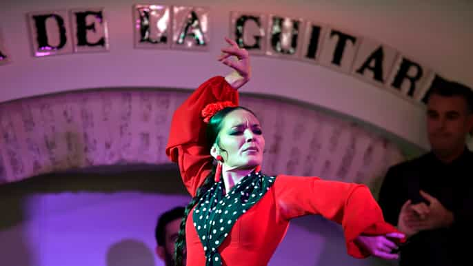 Seville: Ticket to Flamenco Show at La Casa de la Guitarra