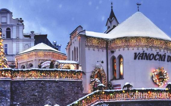 Von Prag aus: Karlovy Vary am Weihnachtstag Tour