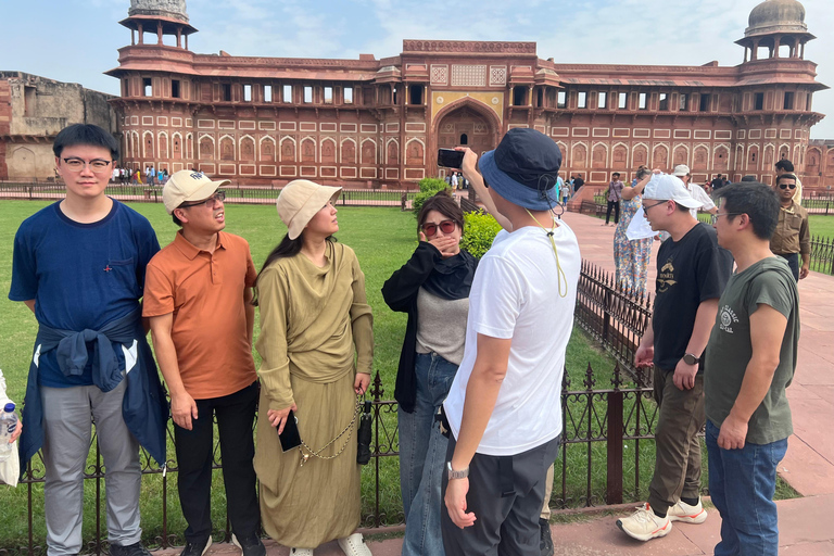 Agra: Agra Fort en Zonsondergang Zicht op de Taj Mahal TourAgra Fort en Mehtab bagh Tour met auto &amp; gids